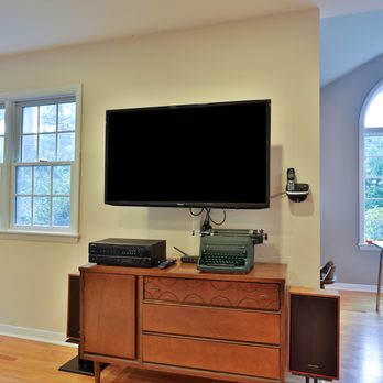 Phoenicia Hideaway - Large screen smart TV for your enjoyment. High speed wifi too! - Vacation Rentals Near Me - Phoenicia, New York Phoenicia Hideaway - Large screen smart TV for your enjoyment. High speed wifi too! - Vacation Rentals Near Me - Phoenicia, New York
