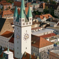Theresienplatz/Fußgängerzone - Der Stadtturm, das Herz von Straubing