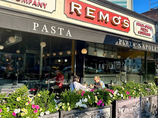 Remo's by null