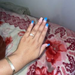Da VI Nail Salon
