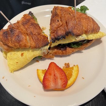 Sweet E's Cafe - Croissant sandwich - Cafes Near Me - Honolulu, Hawaii Sweet E's Cafe - Croissant sandwich - Cafes Near Me - Honolulu, Hawaii