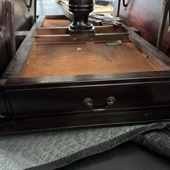 Reliable Van & Storage - Antique table - Movers Near Me - Elizabeth, New Jersey Reliable Van & Storage - Antique table - Movers Near Me - Elizabeth, New Jersey
