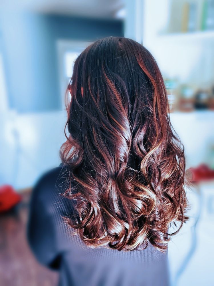 Deep Roots Hair Salon Logo