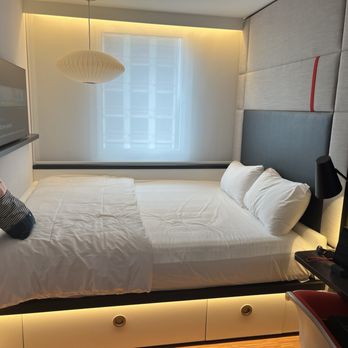 citizenM Gare de Lyon Hotel - All rooms are designed the same, very cozy! - Hotels Near Me - Paris, 75