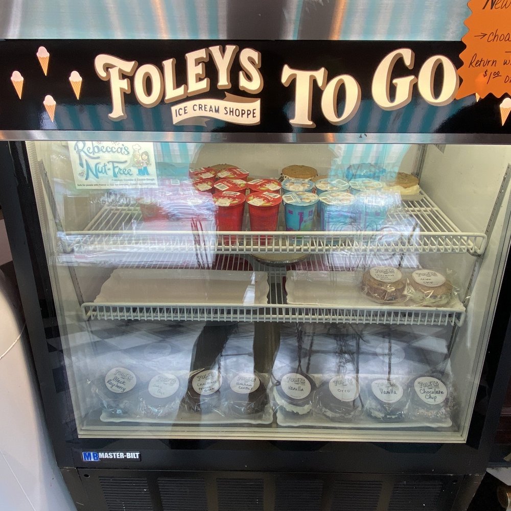 Foleys Ice Cream Shoppe - a display case filled with cupcakes - Ice Cream & Frozen Yogurt Near Me - Braintree, Massachusetts