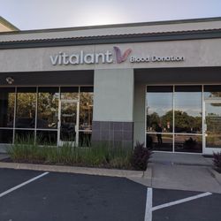 Vitalant Blood Donation- Folsom - Store front.