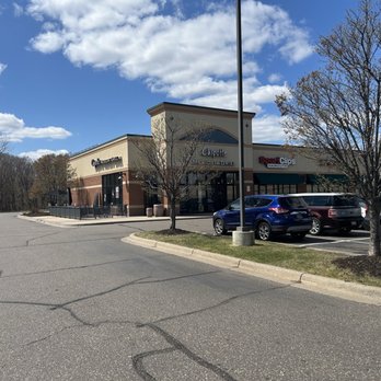 Chipotle Mexican Grill - Mexican Near Me - Elk River, Minnesota