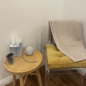 Prosper Acupuncture - Waiting area - Acupuncture Near Me - Los Angeles, California
