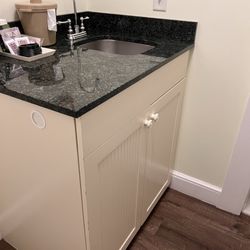 Mansion House Spa - Sink, hidden mini fridge
