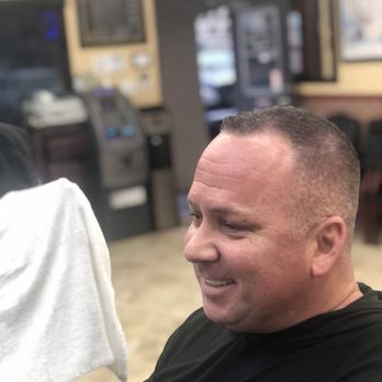 Shaving Groom Barbershop - Towels all day - Barbers Near Me - Phoenix, Arizona Shaving Groom Barbershop - Towels all day - Barbers Near Me - Phoenix, Arizona