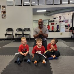 Linzie Kenpo Karate - Mini Tigers