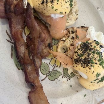 The Toasty Badger - Smoke salmon Benedict - Diners Near Me - Austin, Texas The Toasty Badger - Smoke salmon Benedict - Diners Near Me - Austin, Texas