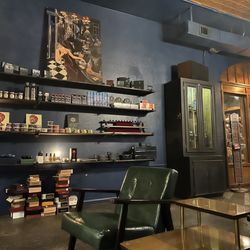 Cigar Art - Oak Cliff - Inside