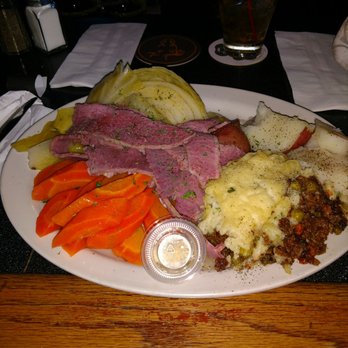 JJ Kelly's - Corned beef platter - American Near Me - Lansing, Illinois