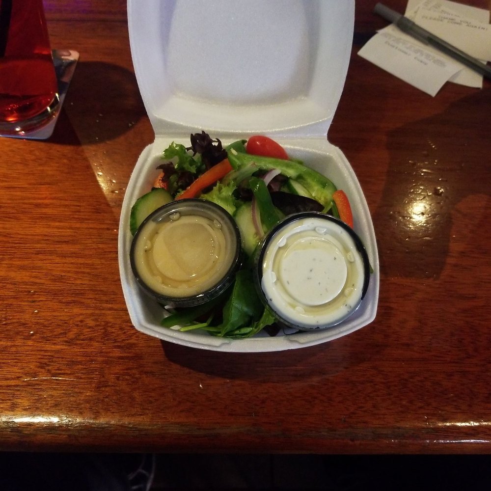 Cuzzy's - Pizza Near Me - Camden, Maine