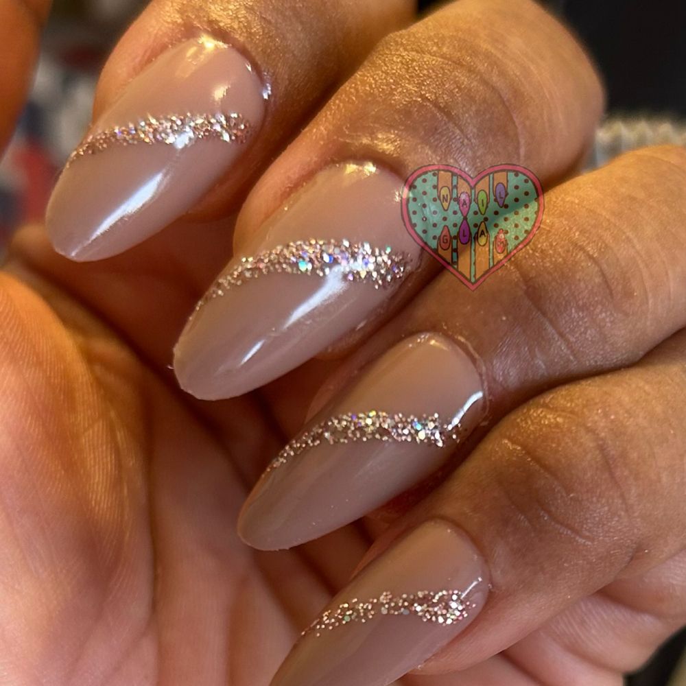Nail Glam Logo