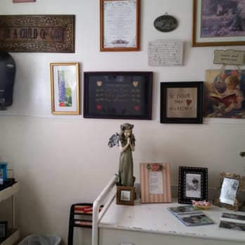 Molly's Souper - The women's bathroom is on giant wall of inspiration. Makes it hard to leave, darn it. - Breakfast & Brunch Near Me - Upland, California