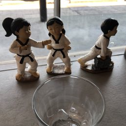 Ice water and figurines~