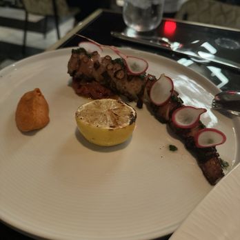 Cino - Charred Octopus - Italian Near Me - Honolulu, Hawaii