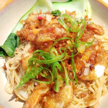 Ba Sa - Chilli oil prawn noodle. Extremely oily and boring. No flavor - Vietnamese Near Me - Bainbridge Island, Washington