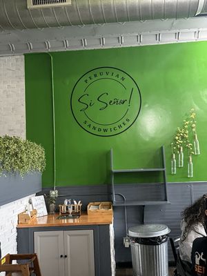 Si Señor Peruvian Sandwiches by null