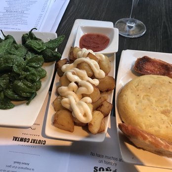 Ciutat Comtal - Green peppers, bravas, and Spanish omelet - Tapas Bars Near Me - Barcelona, B