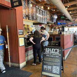 Edley's Bar-B-Que - Counter