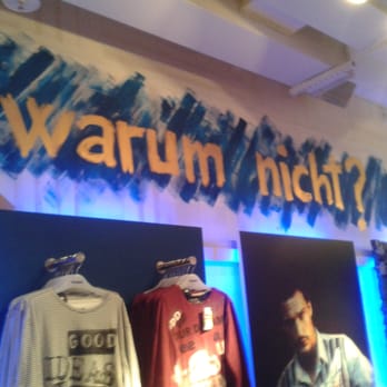 Desigual - Warum sich nicht mal bunter anziehen? - Fashion Near Me - Berlin, BE