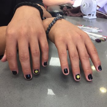 Nail Studio Coronado - Yasssss - Nail Salons Near Me - Coronado, California