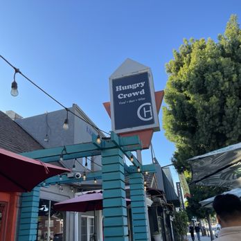 Hungry Crowd - outside - New American Near Me - Los Angeles, California