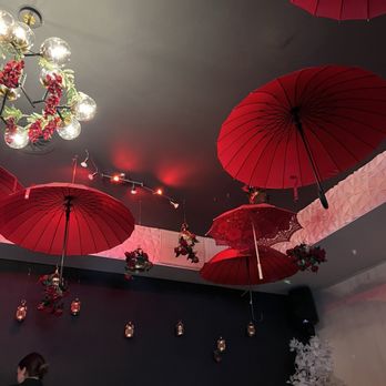 Deluxe Fun Dining - Decor - Bars Near Me - Charlotte, North Carolina Deluxe Fun Dining - Decor - Bars Near Me - Charlotte, North Carolina