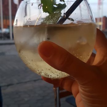 Ellis Gourmet Burger - Yummy Mojitos - Burgers Near Me - Antwerp, VAN Ellis Gourmet Burger - Yummy Mojitos - Burgers Near Me - Antwerp, VAN