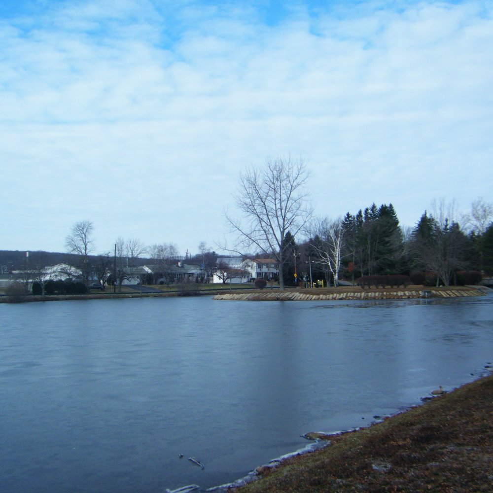 Johnston Memorial Park - Cool pond - Parks Near Me - Johnston, Rhode Island Johnston Memorial Park - Cool pond - Parks Near Me - Johnston, Rhode Island