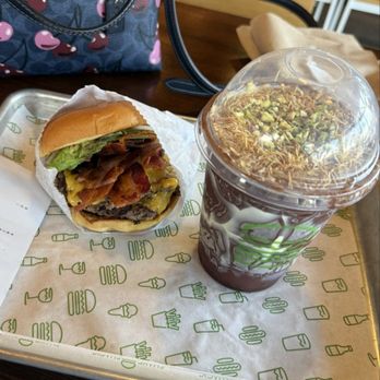 Shake Shack Mall at Millenia - Dubai chocolate shake Avocado Bacon Burger - Fast Food Near Me - Orlando, Florida Shake Shack Mall at Millenia - Dubai chocolate shake Avocado Bacon Burger - Fast Food Near Me - Orlando, Florida