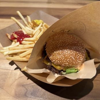 The MeetUp LA - Smash burger and fries - American Near Me - Culver City, California The MeetUp LA - Smash burger and fries - American Near Me - Culver City, California
