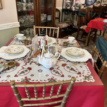 The Tea Cart - Table setting - Tea Rooms Near Me - Berryville, Virginia