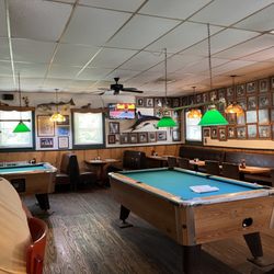 Yuk Yuk & Joe's - Pool tables (2)