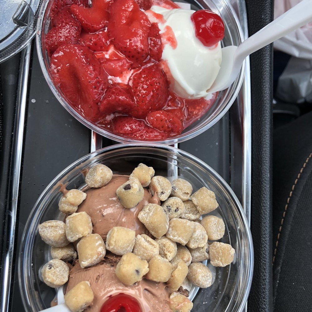 Comet Frozen Custard - Ice Cream & Frozen Yogurt Near Me - Rolling Meadows, Illinois Comet Frozen Custard - Ice Cream & Frozen Yogurt Near Me - Rolling Meadows, Illinois