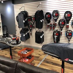Tennis27 - Stringing machines