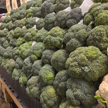Central Market - Cool display of broccoli heads in ice. - Grocery Near Me - San Antonio, Texas Central Market - Cool display of broccoli heads in ice. - Grocery Near Me - San Antonio, Texas