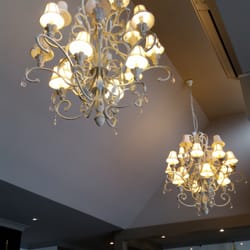 Lemongrass Thai Bistro - Ambient lighting