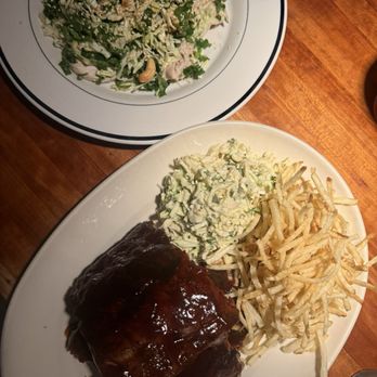 Hillstone Restaurant - Ribs and kale and rotisserie chicken salad - New American Near Me - New York, New York Hillstone Restaurant - Ribs and kale and rotisserie chicken salad - New American Near Me - New York, New York
