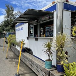 Tiki Tzatziki - Outside