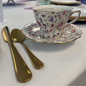 Bella's Traveling Tea Party - Tea Rooms Near Me