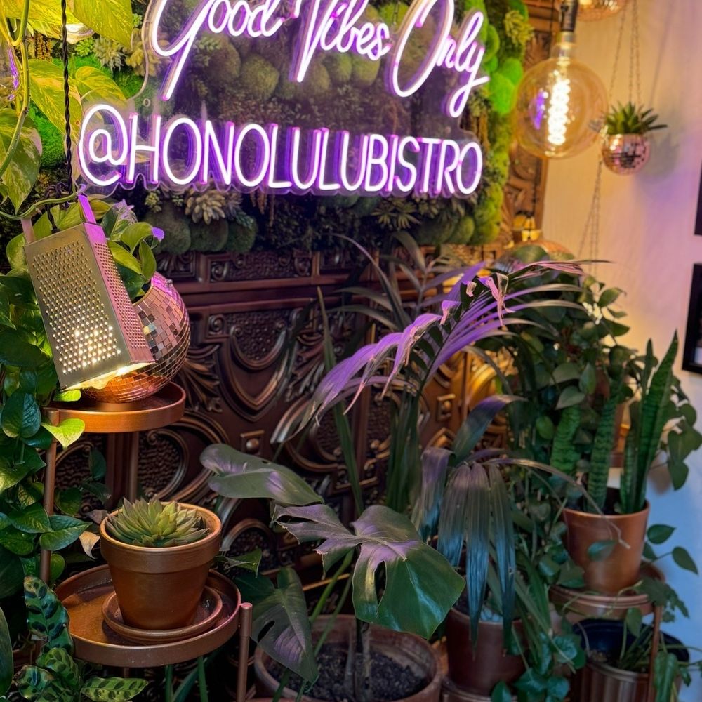 Honolulu Bistro - Cute sign - Hawaiian Near Me - Honolulu, Hawaii