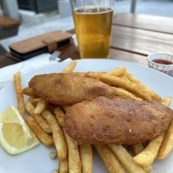 Mayfair Taproom - Fish and chips - Pubs Near Me - Indianapolis, Indiana