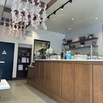 Toastique - Line - Juice Bars & Smoothies Near Me - Balboa Island, California Toastique - Line - Juice Bars & Smoothies Near Me - Balboa Island, California