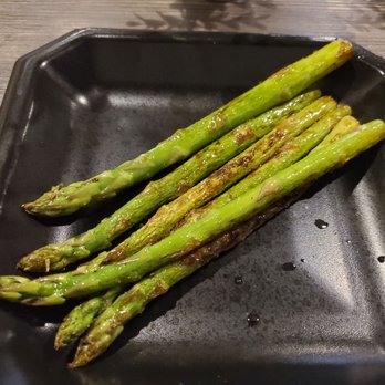 uniQue bite eatery - Side of grilled asparagus - New American Near Me - Indio, California