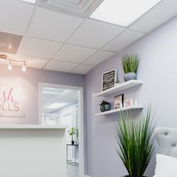 Lash Dolls- Clinton Township - Reception Area