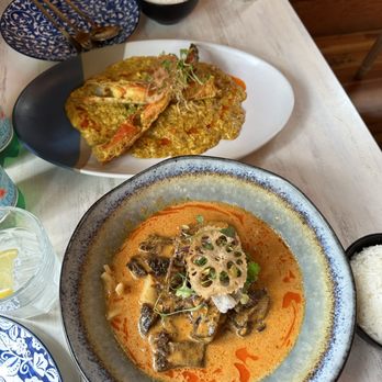 Charm Thai Restaurant - Crab Stir-Fry & Massamun Curry Short Ribs - Thai Near Me - Portland, Oregon